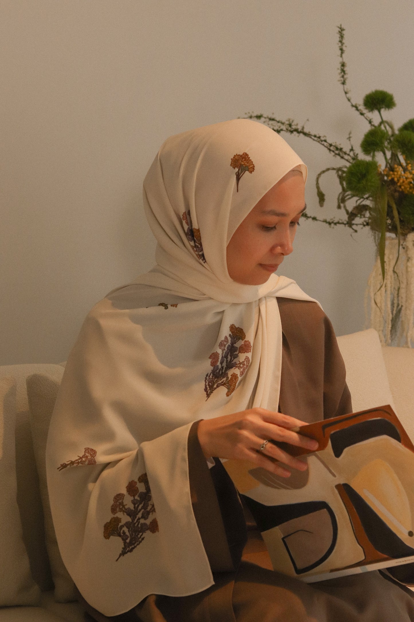 Victoria in Oatmeal Shawl
