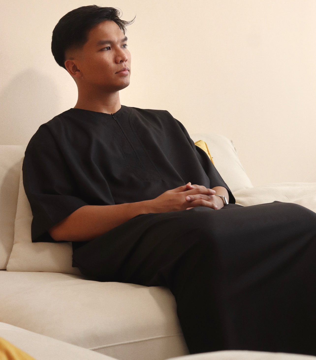Thobe in Onyx