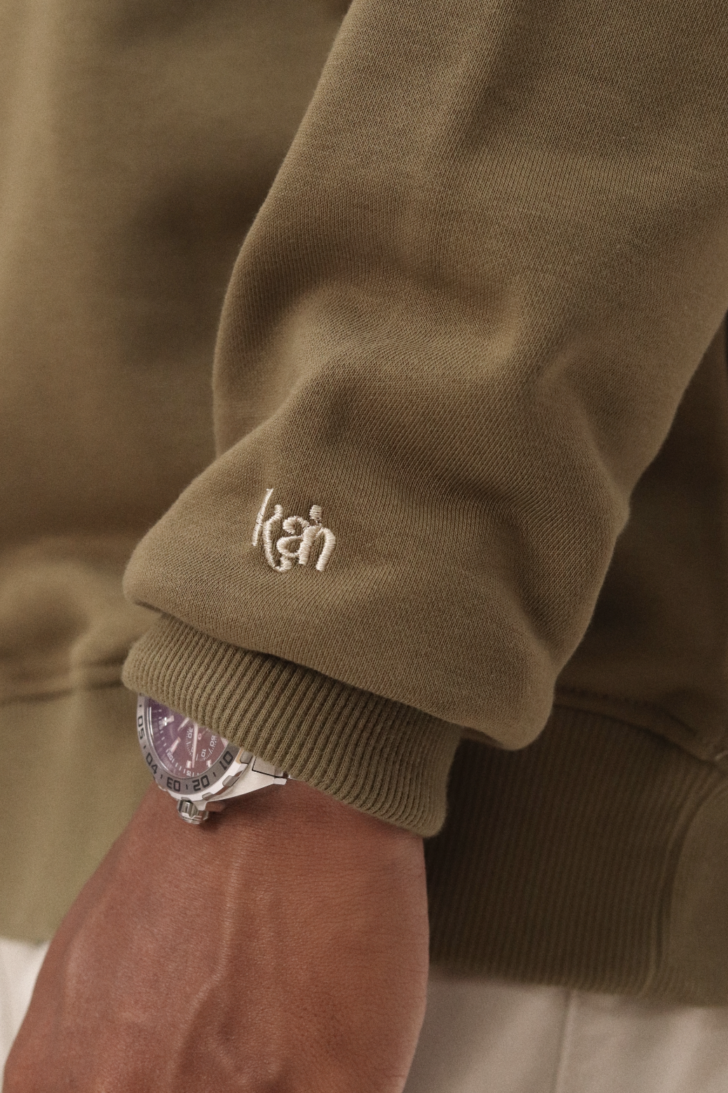 Krewneck in Olive