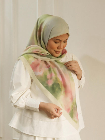 Garden Reverie in Poet (Pre-Order)