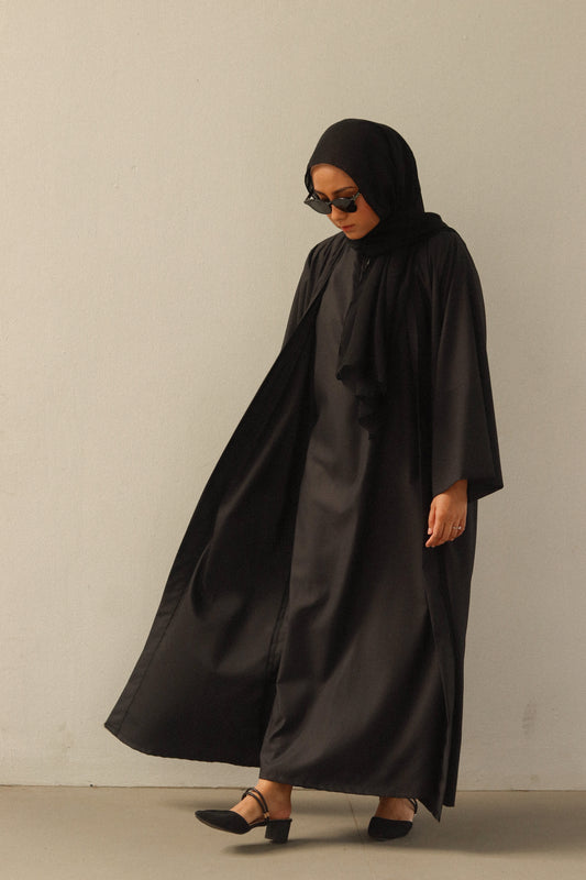 Abaya Set in Onyx
