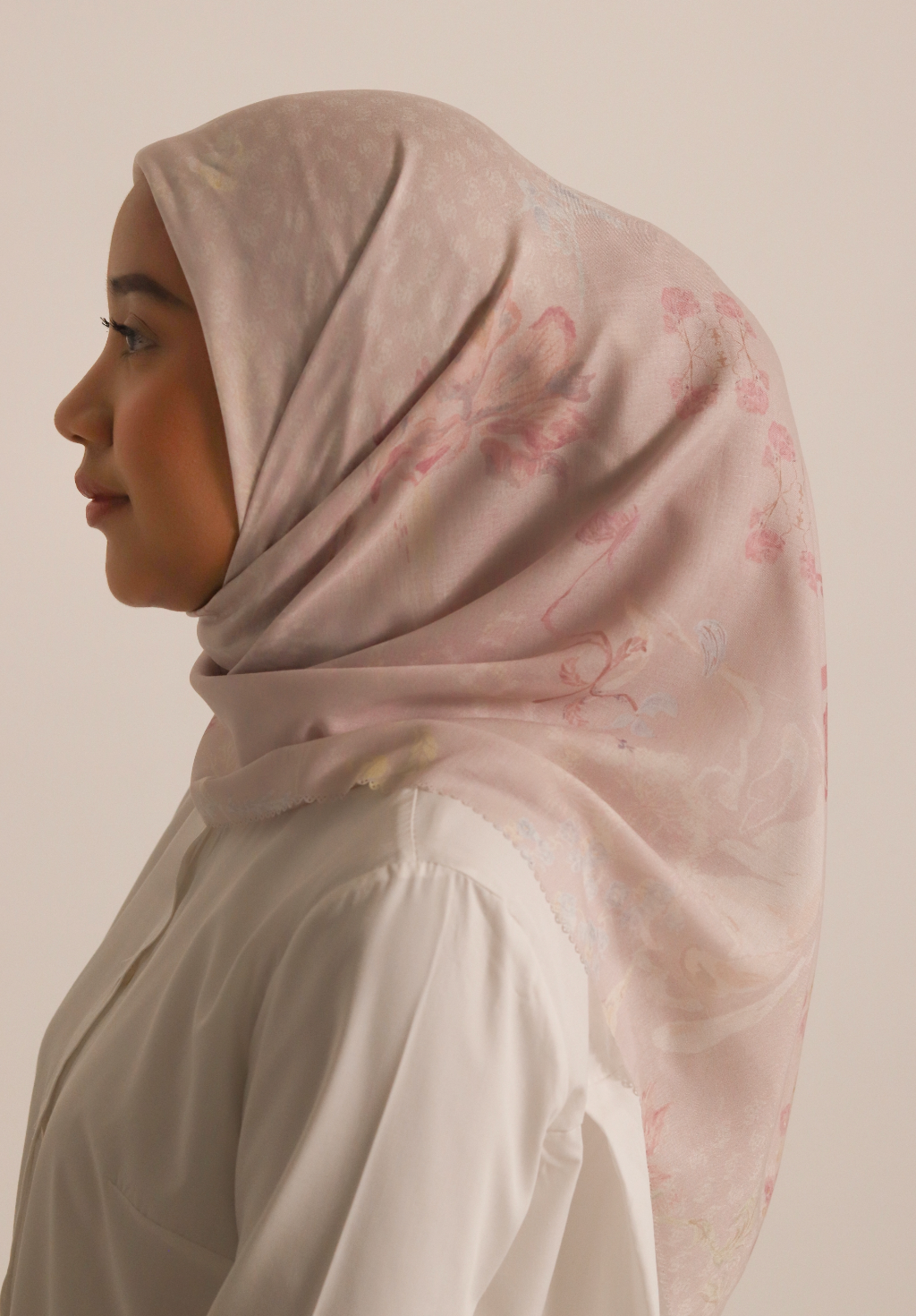 Kartini in Blush