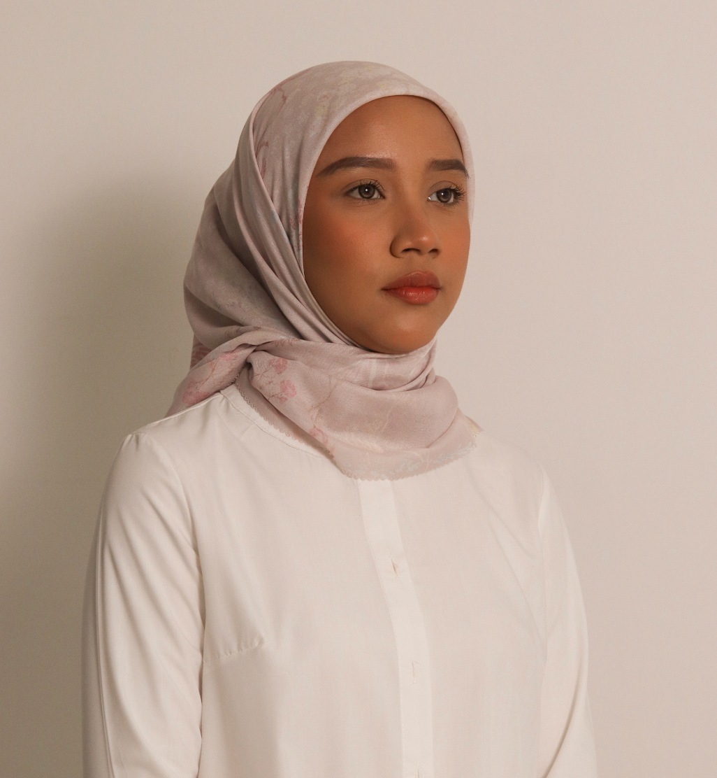 Kartini in Blush